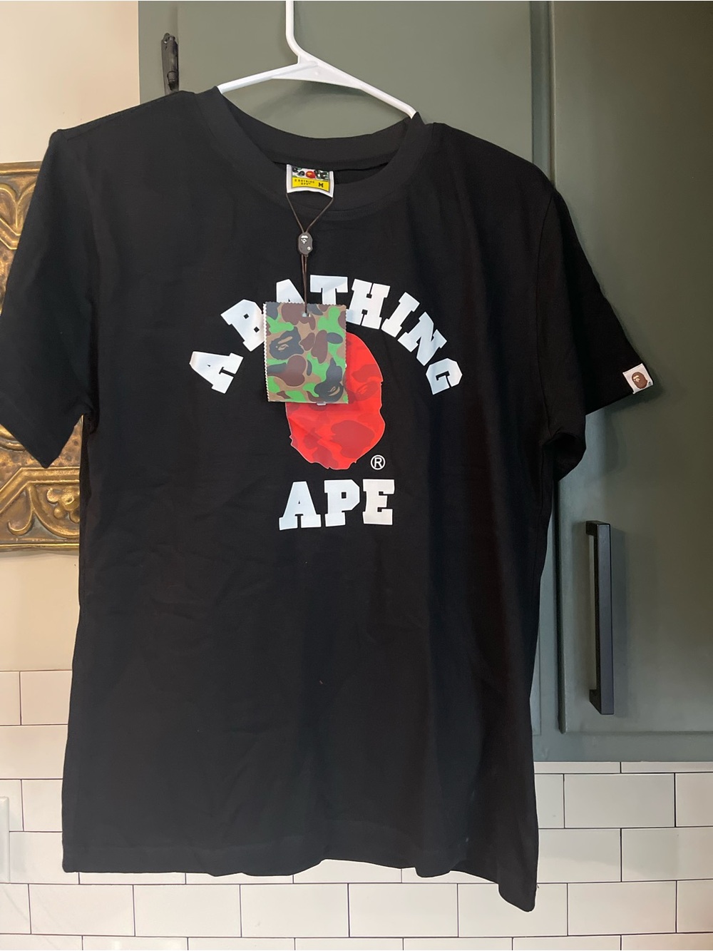 Men’s Graphic Design Tee Size L.